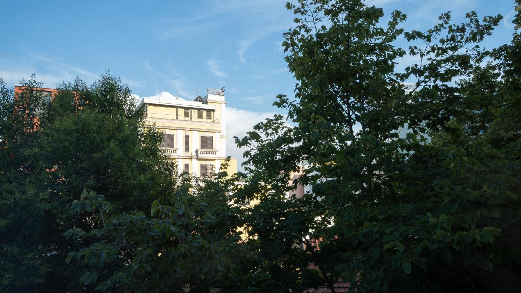 Circle Tirana City Center Экстерьер фото